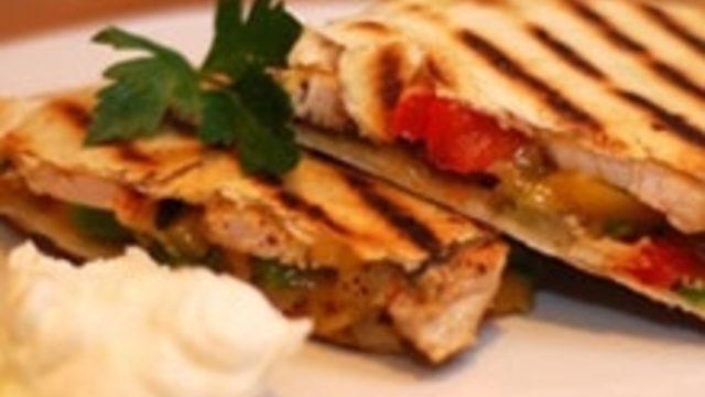 Peynirli Tavuklu Quesadillas