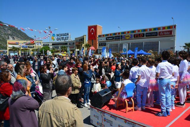 Söke Uçurtma Şenliğinde çocuklar doyasıya eğlendi