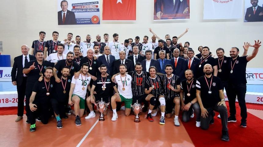 Efeler Ligine y&uuml;kselen takımlar belli oldu