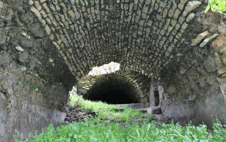 400 yıllık tarihi hamam yenilenmeyi bekliyor G1