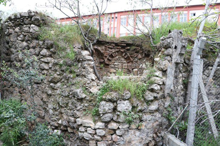 400 yıllık tarihi hamam yenilenmeyi bekliyor G2