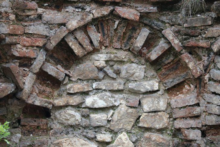 400 yıllık tarihi hamam yenilenmeyi bekliyor G3