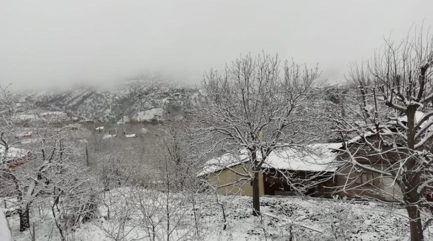 Nisan karı &uuml;reticiyi endişelendirdi