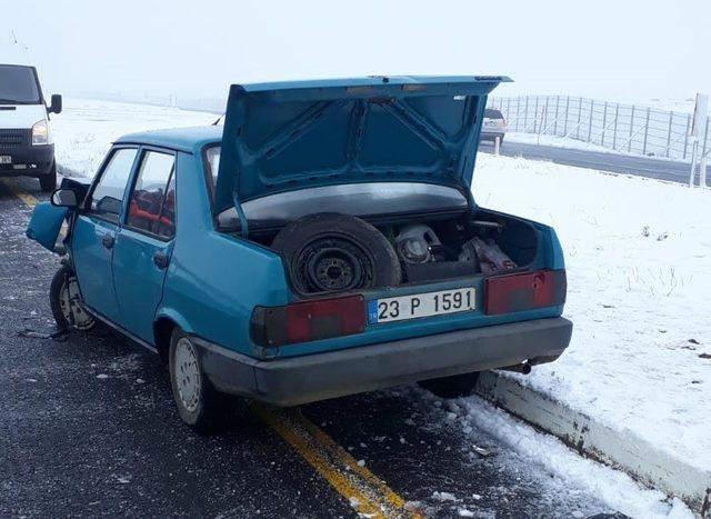 Elazığ-Bingöl yolunda kaza:3 yaralı