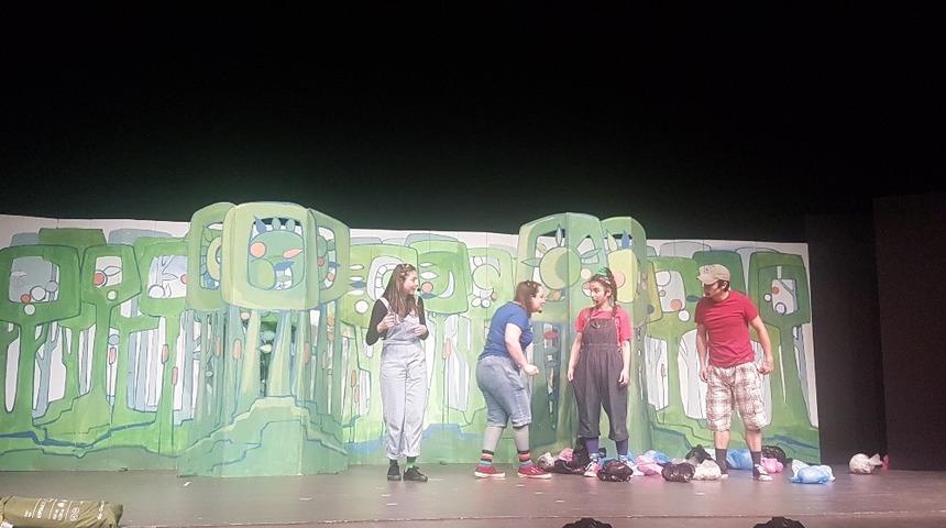 Standard Profil Grubu &ccedil;ocukları 23 Nisan&rsquo;ı tiyatro ile kutladı