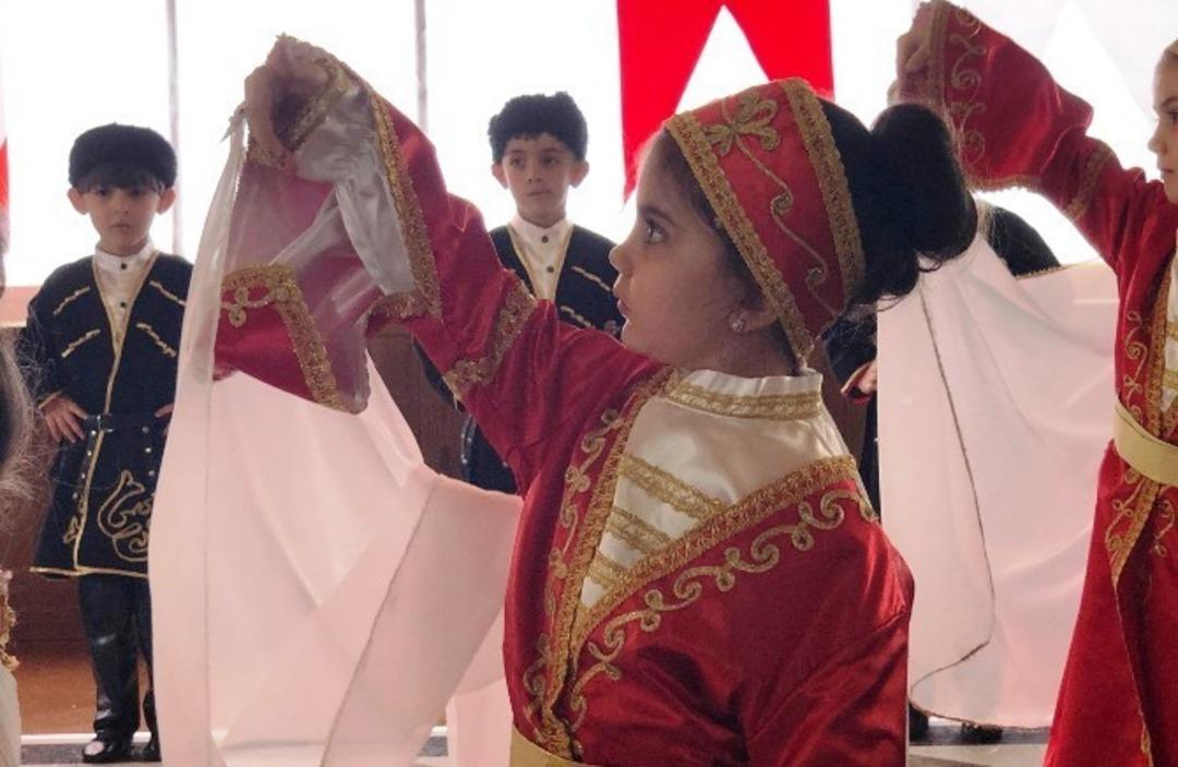 Minikler g&ouml;z kamaştırdı