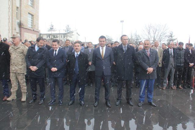 Hakkari’nin kurtuluşu kar yağışı altında kutlandı