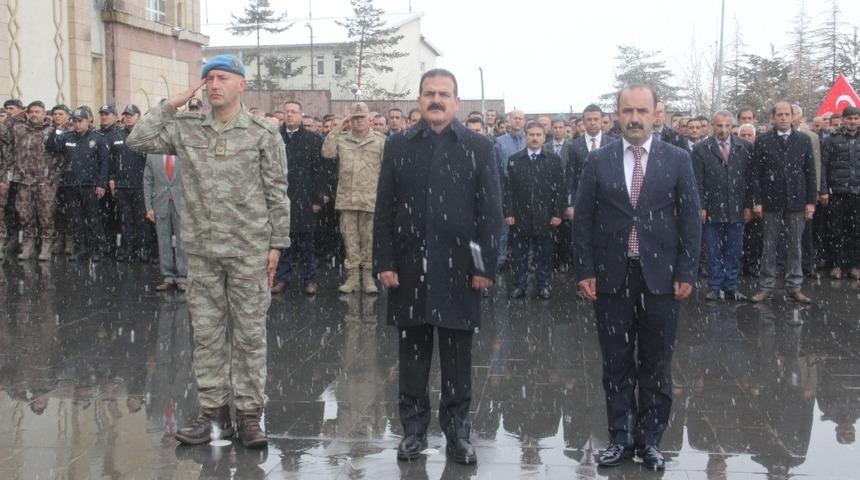 Hakkari&rsquo;nin kurtuluşu kar yağışı altında kutlandı