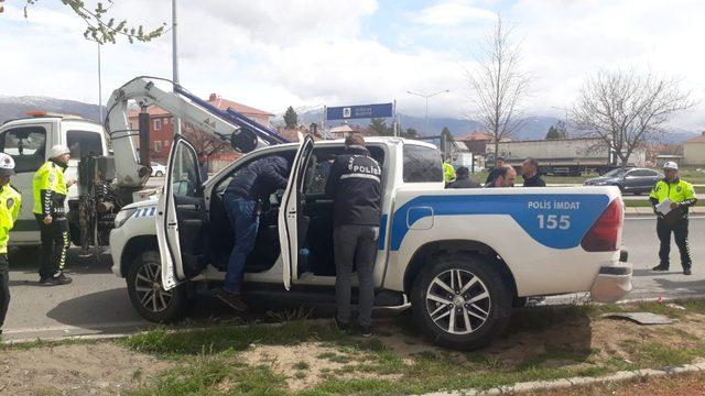 Erzincan’da polis otosu kaza yaptı: 2’i polis 3 yaralı