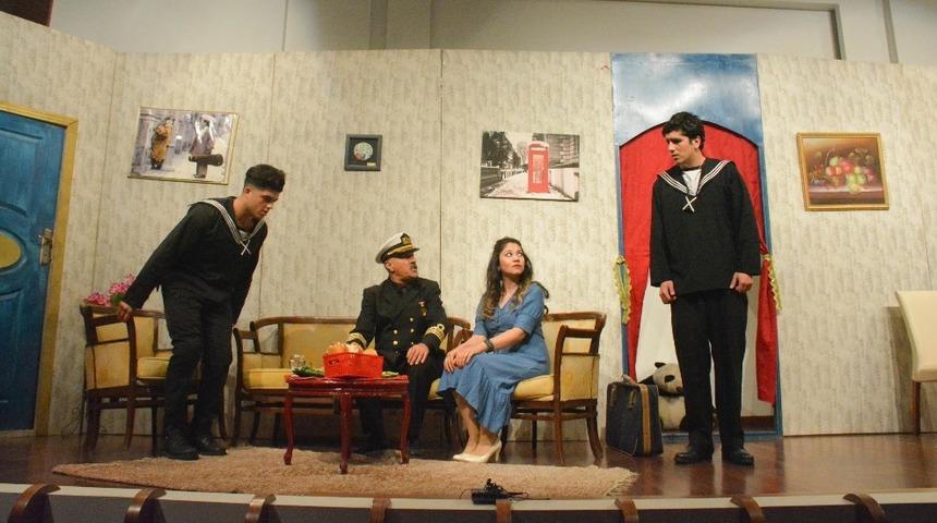 AOSB’de yoğun tempoya tiyatro molası