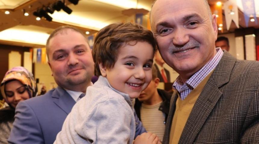 Başkan Özlü “23 Nisan geleceğimize adanmış bir tarihtir”