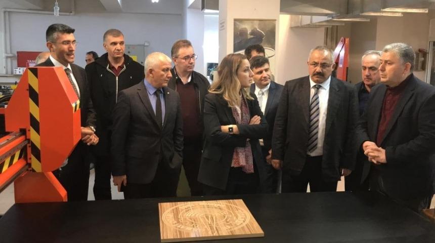 İş adamları Meslek Yüksekokullerini ziyaret etti