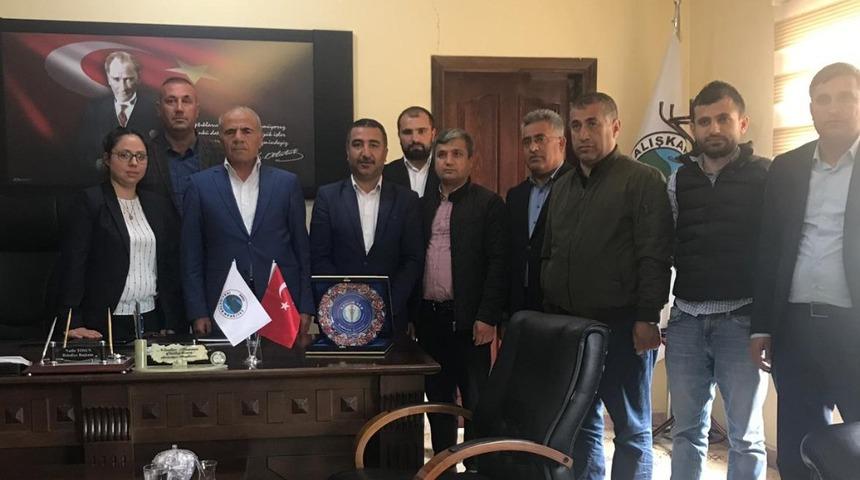 Sağlık-Sen&rsquo;den &Ccedil;alışkan Belde Belediye Başkanı Tosun&rsquo;a tebrik ziyareti