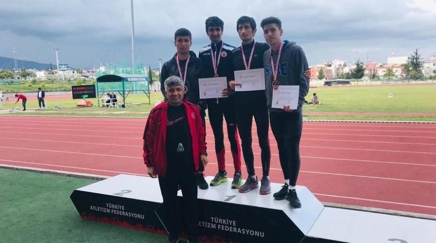 Vanlı atlet Mersin&rsquo;den T&uuml;rkiye şampiyonluğu ile d&ouml;nd&uuml;