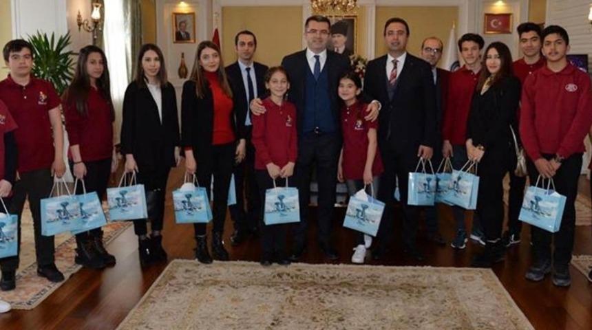 Vali Okay Memiş, Bilge &ouml;ğrencileri kabul etti