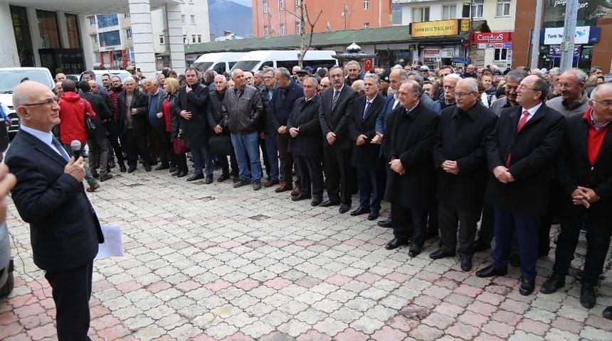 Kılıdaroğlu&rsquo;na yapılan saldırı Artvin&rsquo;de protesto edildi