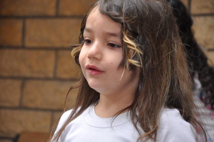 5 yaşındaki Cemrenur, İstiklal Marşı’nı okurken gözyaşlarına boğuldu G2