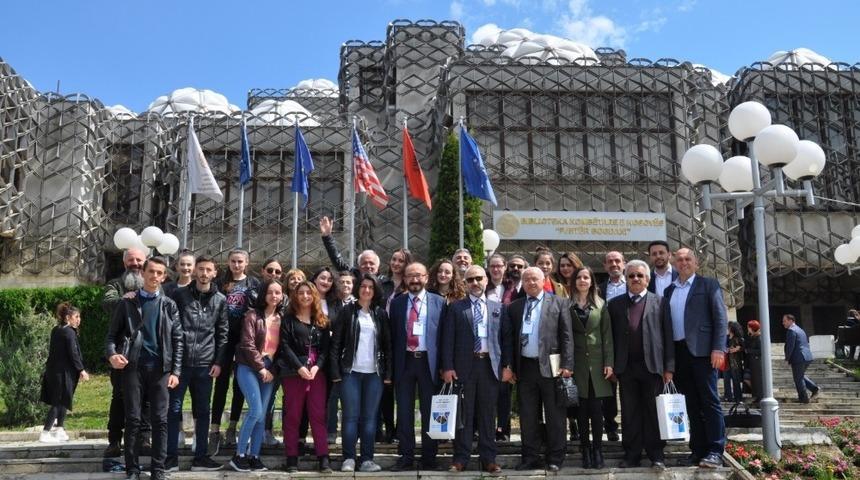 Avrupa&rsquo;nın ortasında T&uuml;rk bayrağını dalgalandıran hemşehrileri ile buluştular