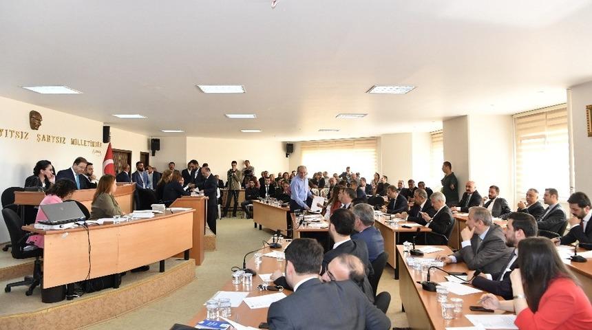 Maltepe Belediye Meclisi yeni &uuml;yeleriyle ilk toplantısını yaptı