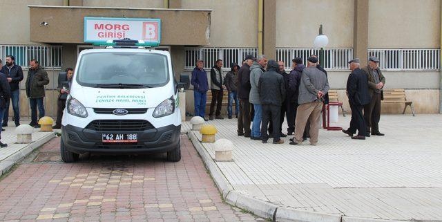 Evinde öldürülen kadının cenazesi Pertek'e gönderildi