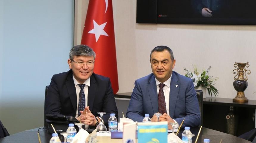 Kazak B&uuml;y&uuml;kel&ccedil;i&rsquo;den KAYSO&rsquo;ya Ziyaret