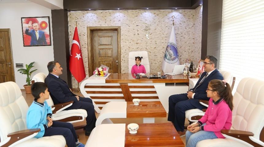 Develi Belediye Başkanlığı Koltuğuna Ayşe G&uuml;&ccedil;l&uuml; Oturdu