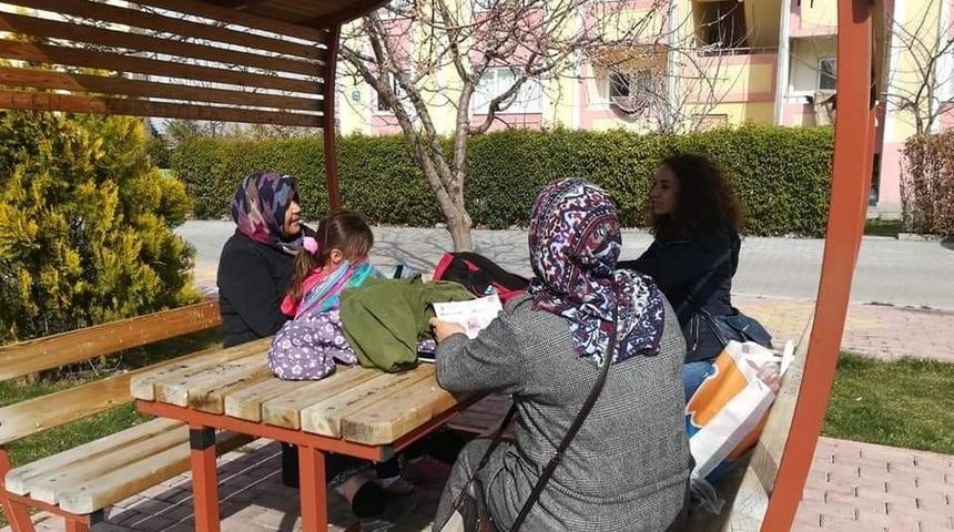 NEV&Uuml; Fen Bilgisi Eğitimi &ouml;ğrencileri anneleri bilin&ccedil;lendirmeye devam ediyor