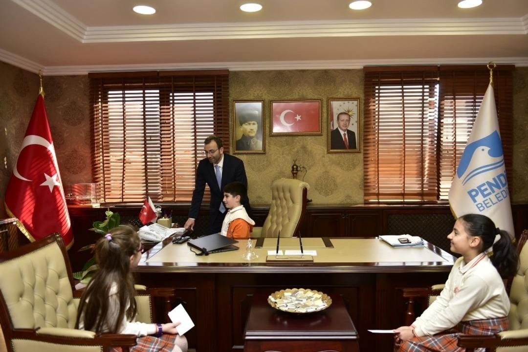 Başkan Cin&rsquo;den 23 Nisan s&uuml;rprizi