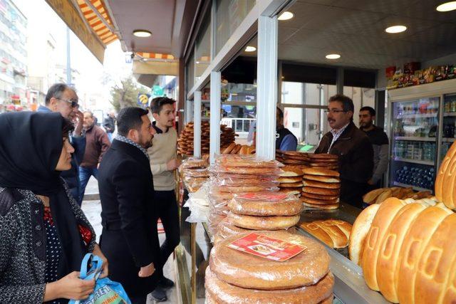 Başkan Arı, güne esnaf ziyaretleriyle başladı