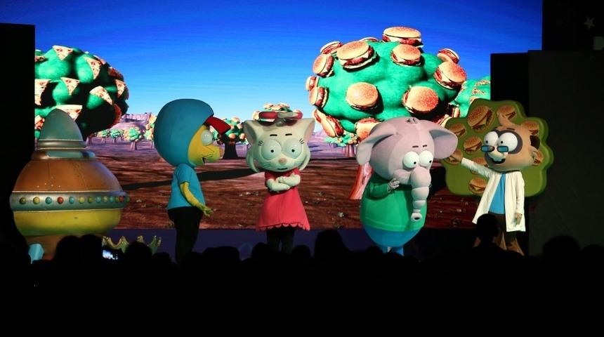 Kral Şakir - Uzayda Şamata m&uuml;zikali b&uuml;y&uuml;k beğeni topladı