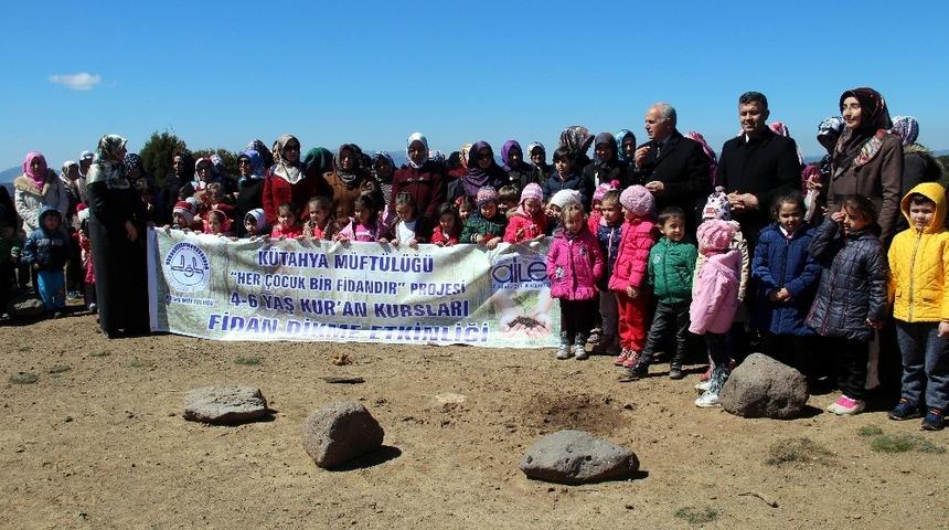 K&uuml;tahya İl M&uuml;ft&uuml;l&uuml;ğ&uuml;&rsquo;nden &rsquo;Her &ccedil;ocuk bir fidandır&rsquo; etkinliği