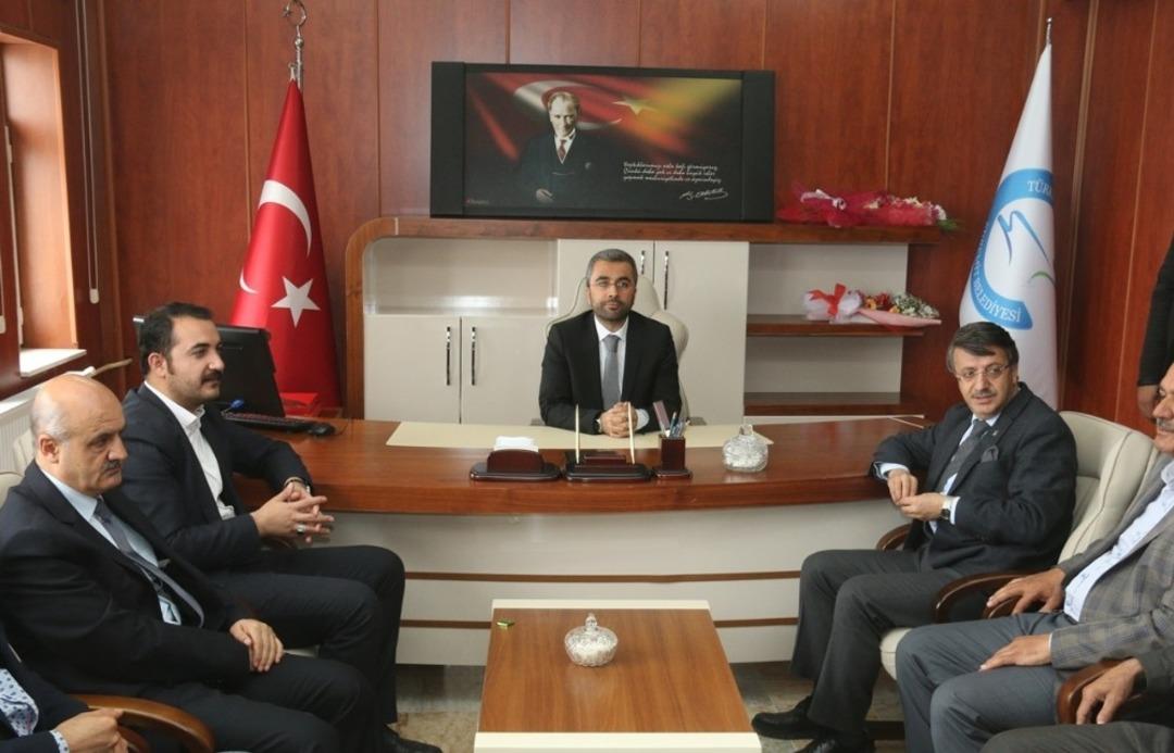 Başkan Say&rsquo;a tebrik ziyaretleri s&uuml;r&uuml;yor