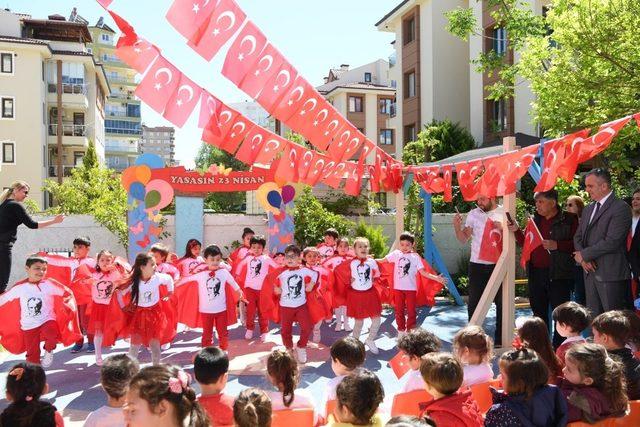 Başkan Esen, kreş öğrencilerinin 23 Nisan coşkusuna ortak oldu