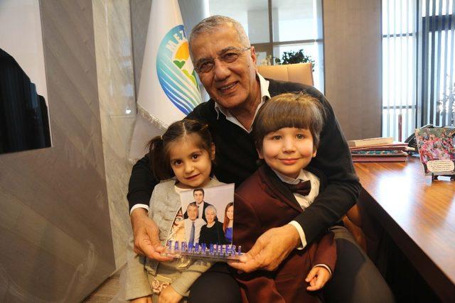 Miniklerden Başkan Tarhan&rsquo;a 23 Nisan ziyareti 1