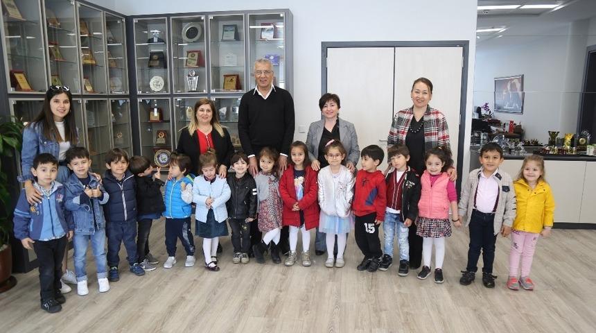 Miniklerden Başkan Tarhan&rsquo;a 23 Nisan ziyareti