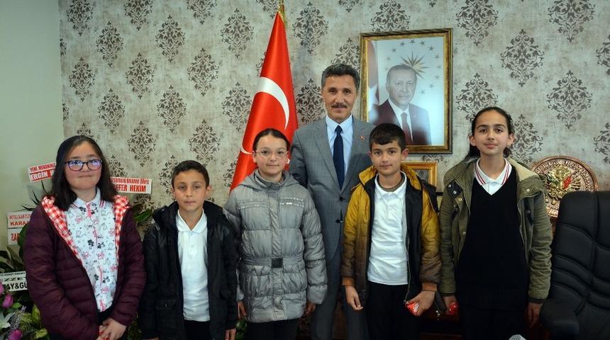Kabad&uuml;z&rsquo;de &ouml;ğrenci belediye başkanı oldu