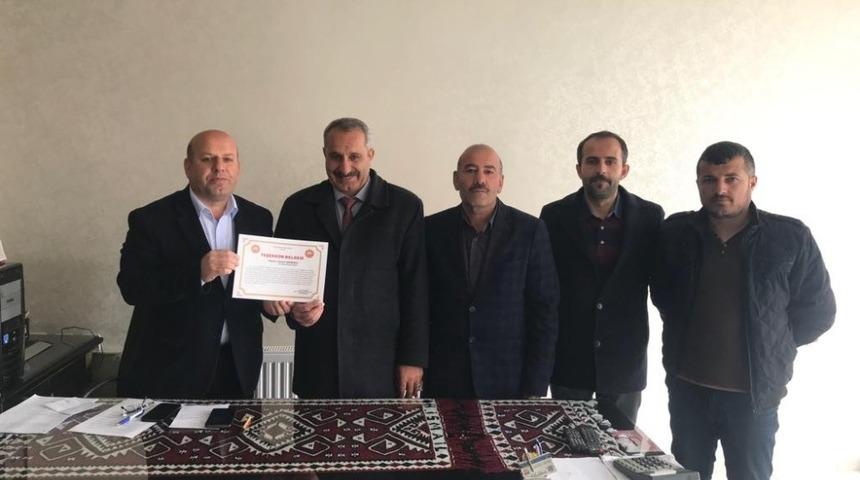 Başkan Er&rsquo;den Başkan Demirci&rsquo;ye teşekk&uuml;r plaketi