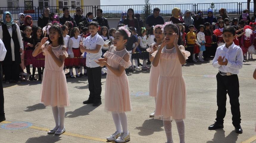 Nizip&rsquo;te 23 Nisan coşkuyla kutlandı