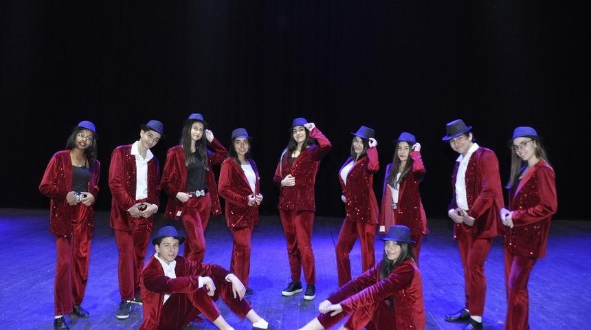 Fatma &ouml;ğretmen yazdı ve &ouml;renciler sahneledi