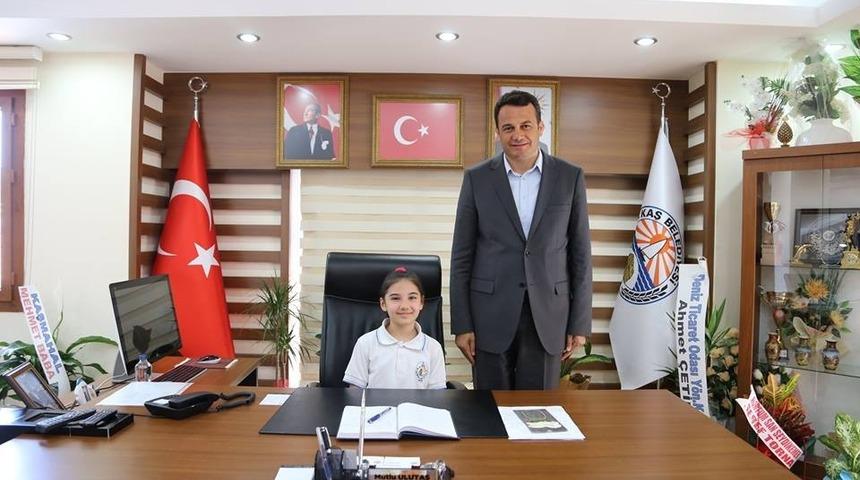 23 Nisan&rsquo;da Kaş&rsquo;ın &ccedil;ocuk belediye başkanı oldu