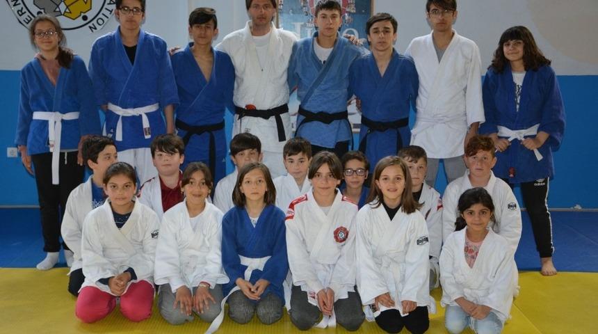 19 Mayıslı judocular hız kesmiyor