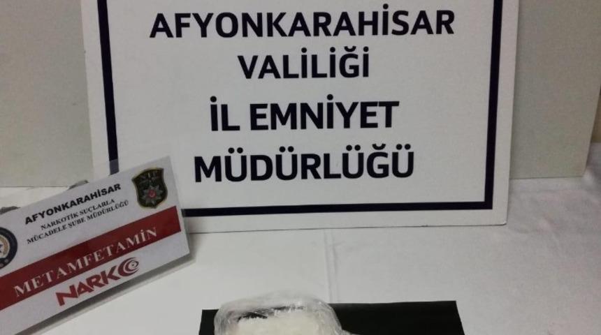 Durdurulan ara&ccedil;tan metamfetamin maddesi ele ge&ccedil;irildi