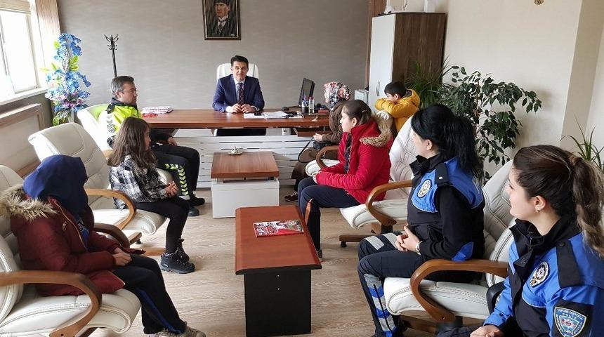 Şehit &ccedil;ocuklarından İl Emniyet M&uuml;d&uuml;rl&uuml;ğ&uuml;ne ziyaret