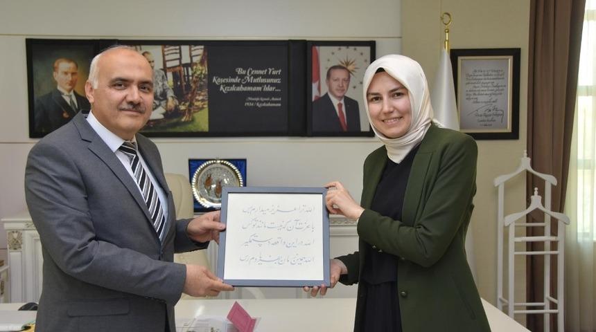 Zeynep Yıldız&rsquo;dan Başkan S&uuml;leyman Acar&rsquo;a ziyaret