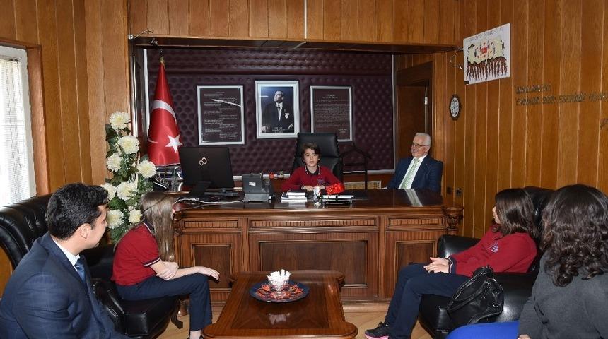 Milli Eğitim Müdürlüğü koltuğuna öğrenciler geçti