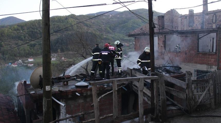 Sinop’ta evde yangın: 3 ölü