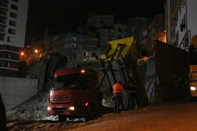 Kağıthane'de 5 katlı binanın yıkım çalışması sona erdi