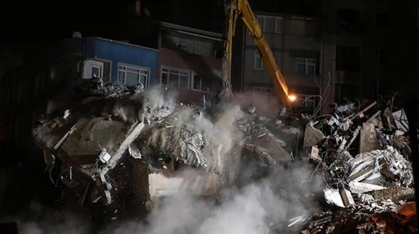 Kağıthane'de 5 katlı binanın yıkım çalışması sona erdi