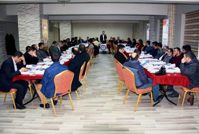 Bitlis’te eğitim çalışanlarının sorunları konuşuldu