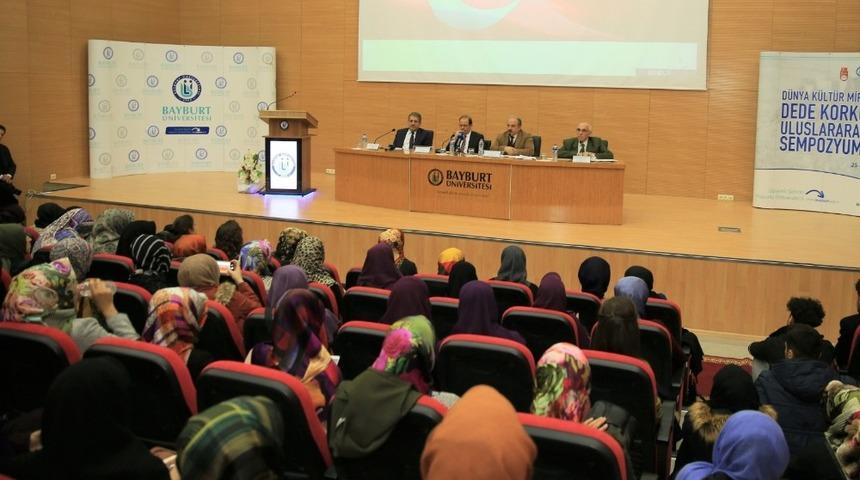 &lsquo;Kimlik, K&uuml;lt&uuml;r ve Medeniyet&rsquo; konulu panel d&uuml;zenlendi